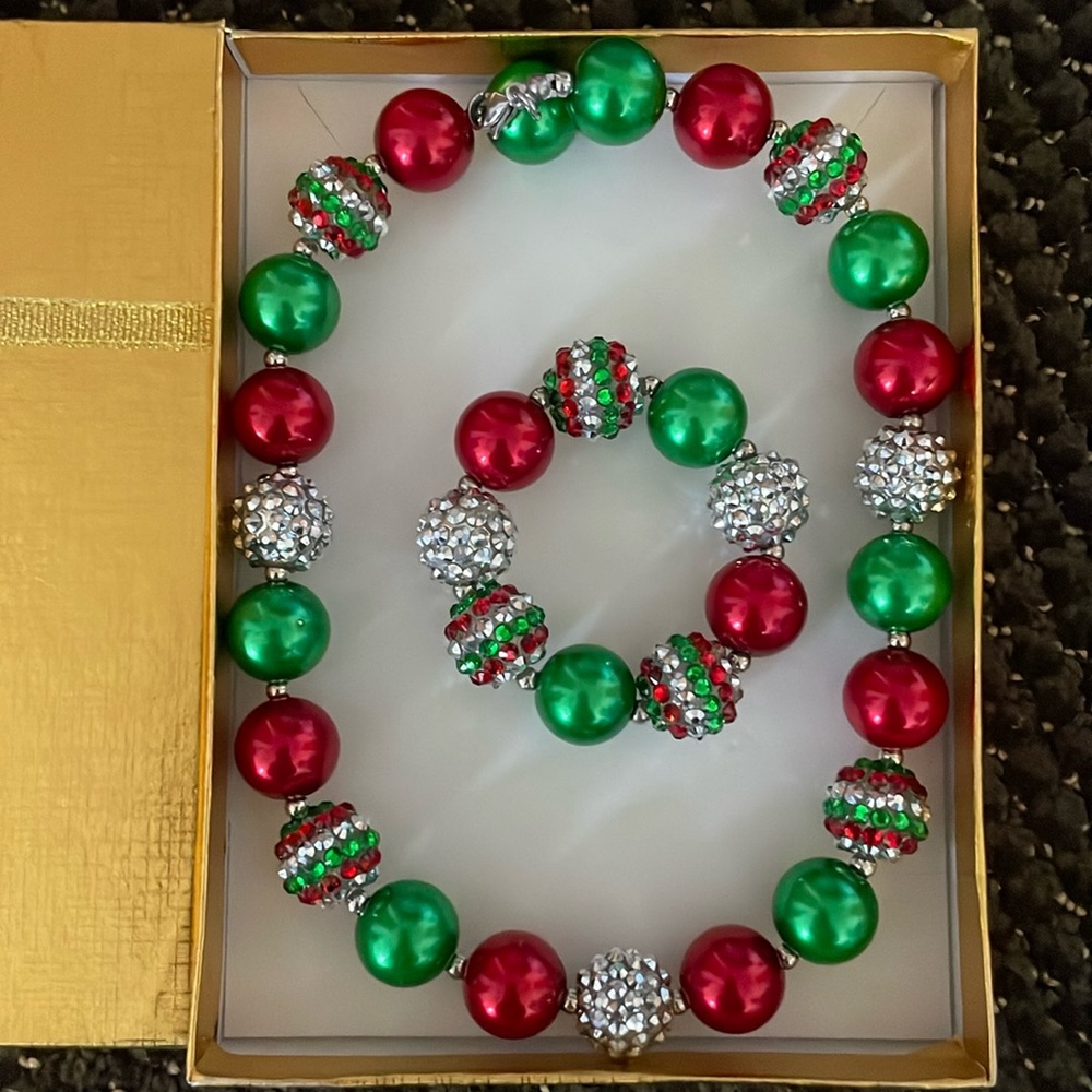 Child’s holiday necklace & bracelet set